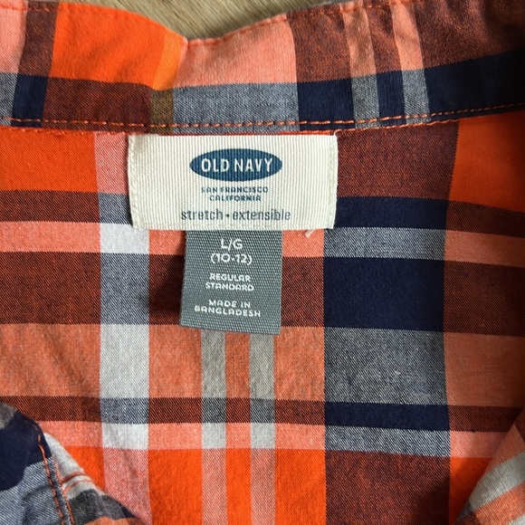 Old Navy Plaid Button Down shirt - Picture 2 of 6